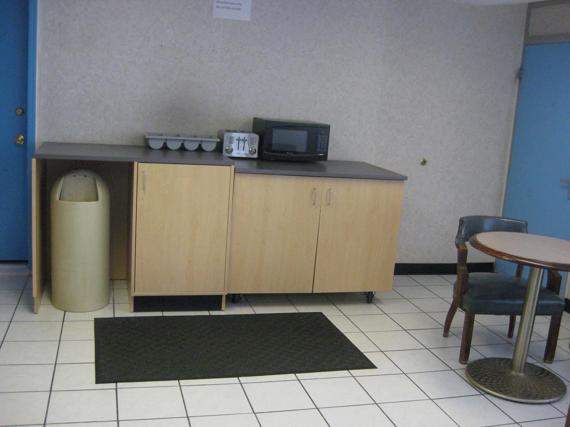 Regency Inn Of Naperville Extérieur photo