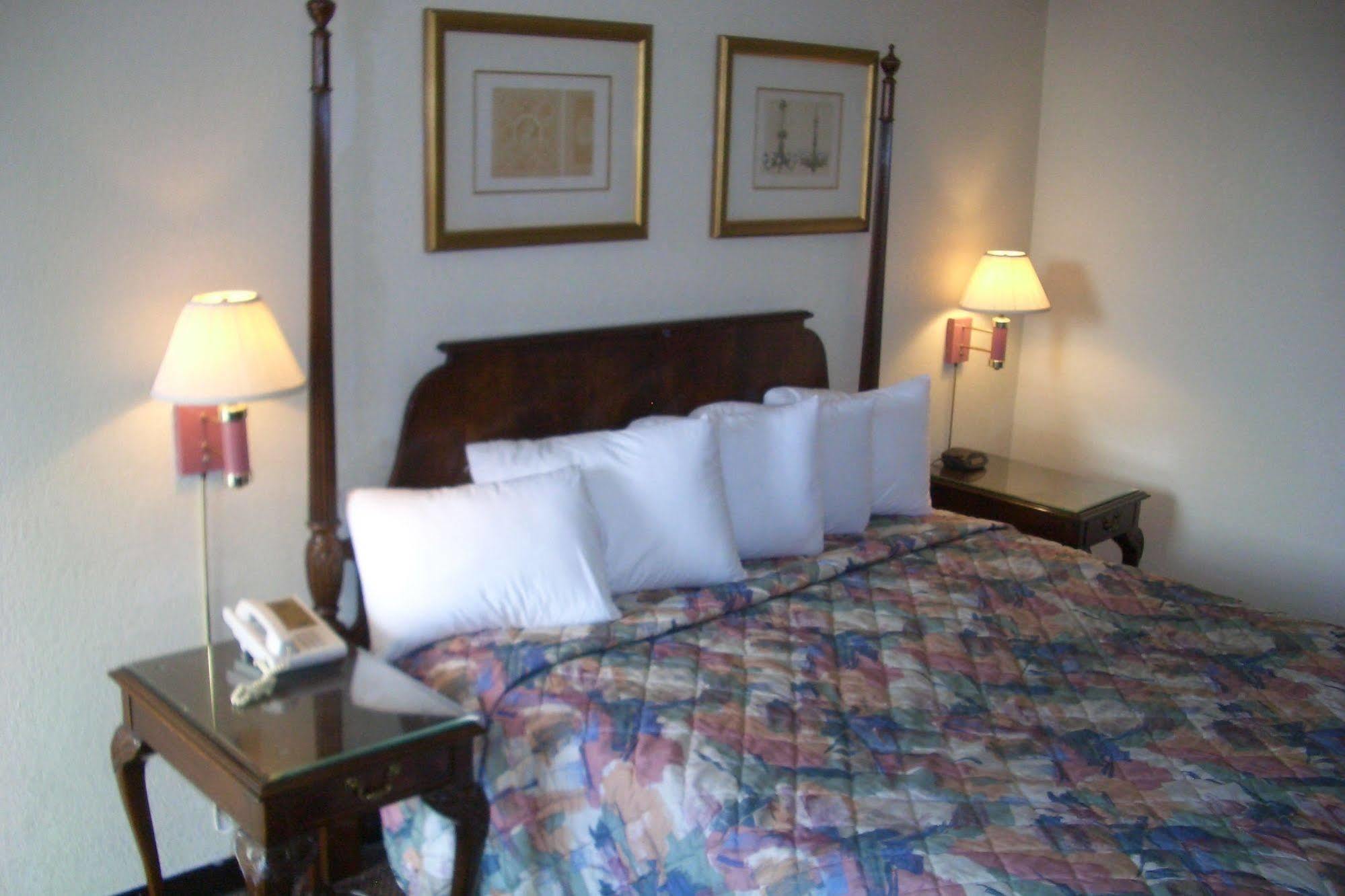 Regency Inn Of Naperville Extérieur photo