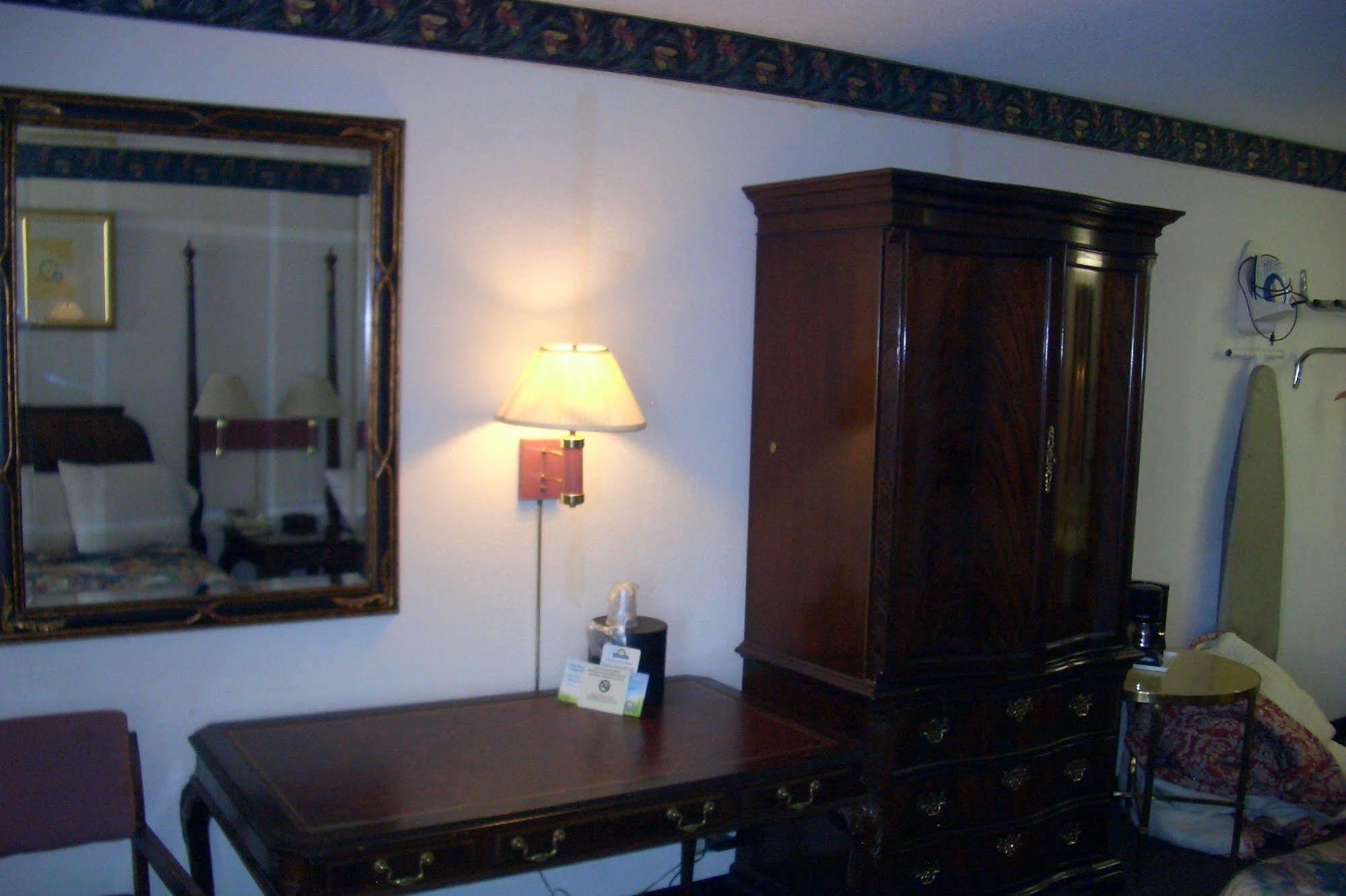 Regency Inn Of Naperville Extérieur photo